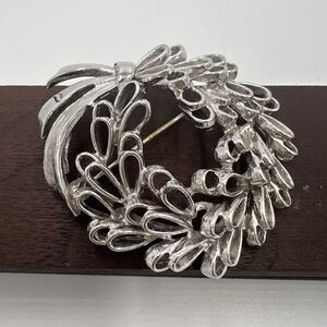 VINTAGE SIGNED PELL BROOCH Wheat Floral Ribbon Wreath SPRAY & BOW PIN Signed